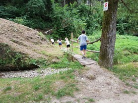 escursione-bosco-anthea-summer-camp-px.jpg