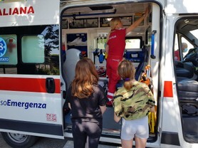 lezione-con-croce-rossa-anthea-summer-camp-px.jpg